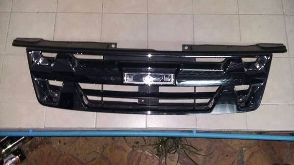 กระจังหน้า ISUZU  เขี้ยวเสือ