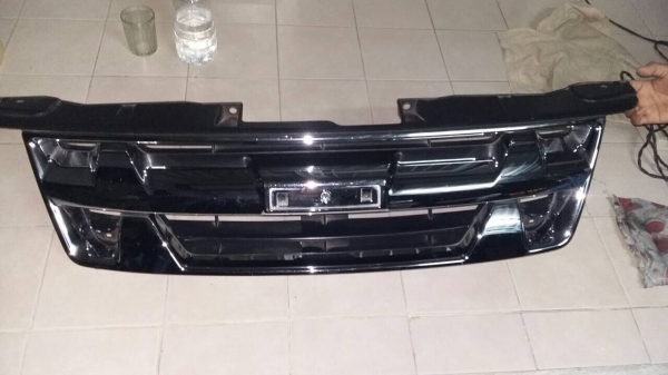 กระจังหน้า ISUZU  เขี้ยวเสือ