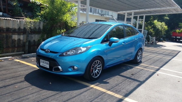 ขายดาวน์ fiesta 4 ประตู 1.6