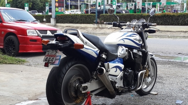 ขาย ฮอนด้า X4 1300cc. สภาพสวยๆทะเบียนแท้โอนขนส่งเครืองดี(จัดไฟเน็นได้)