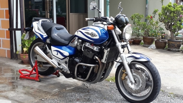 ขาย ฮอนด้า X4 1300cc. สภาพสวยๆทะเบียนแท้โอนขนส่งเครืองดี(จัดไฟเน็นได้)