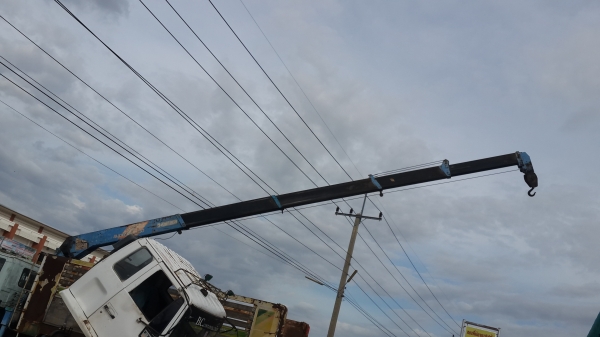 FVZ 2เพลาดั้ม 175 แรง วางเครน SUPER Z 3.5 ตัน FVZ 2เพลาดั้ม 175 แรง วางเครน SUPER Z 3.5 ตัน