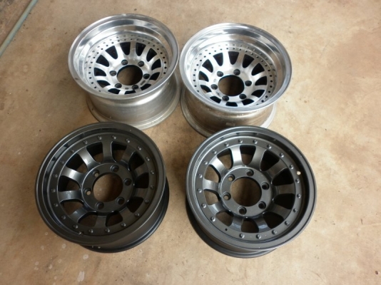 ต้องการขายล้อ 6 รู ขอบ15นิ้ว กว้าง7นิ้ว เเละ 8นิ้วครึ่ง