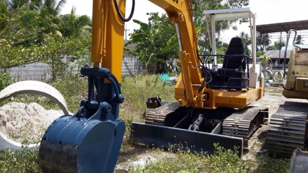 ขายKOMATSU PC40-6 รถสวยพร้อมใช้งานค่ะ ขายKOMATSU PC40-6 รถสวยพร้อมใช้งานค่ะ