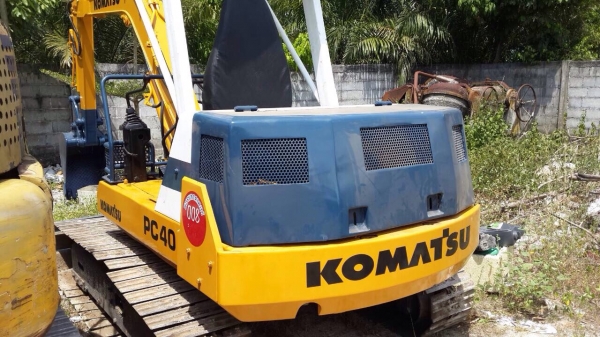 ขายKOMATSU PC40-6 รถสวยพร้อมใช้งานค่ะ
