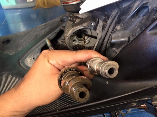 แคมสร้างมีโอ ฟีโน่ นูโว 115 ร้านชาติ นครชัยศรี สำหรับใส่ลูกเชียถึงลูกโซนิค ยก 6 มิล(19.5/25.5) ใหม่กริบตามรูป ซื้อมาลองใส่รถลูกเดิมวาวล์เดิม แต่ใส่ไม่ได้วาวล์ชนลูกขี้เกียจรื้อหลบวาวล์เรื่องยาวก็เลยขาย ใส่ลองสตาร์แล้วถอดออกเลย (ร้านบอกแล้วว่าต้องหลบวาวล์แต