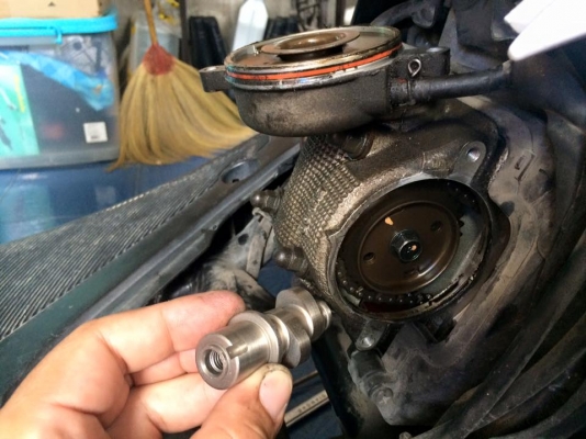 แคมสร้างมีโอ ฟีโน่ นูโว 115 ร้านชาติ นครชัยศรี สำหรับใส่ลูกเชียถึงลูกโซนิค ยก 6 มิล(19.5/25.5) ใหม่กริบตามรูป ซื้อมาลองใส่รถลูกเดิมวาวล์เดิม แต่ใส่ไม่ได้วาวล์ชนลูกขี้เกียจรื้อหลบวาวล์เรื่องยาวก็เลยขาย ใส่ลองสตาร์แล้วถอดออกเลย (ร้านบอกแล้วว่าต้องหลบวาวล์แต