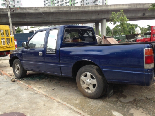 ขายถูกรถกระบะIsuzu มีเล่มทะเบียนวางเครื่อง2jz สนใจสอบถามใด้