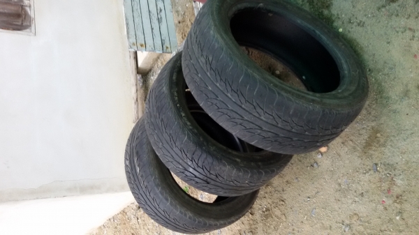 ขายยางขอบ 20 265/50/20 ปี 11 3 เส้น 800 บาท
