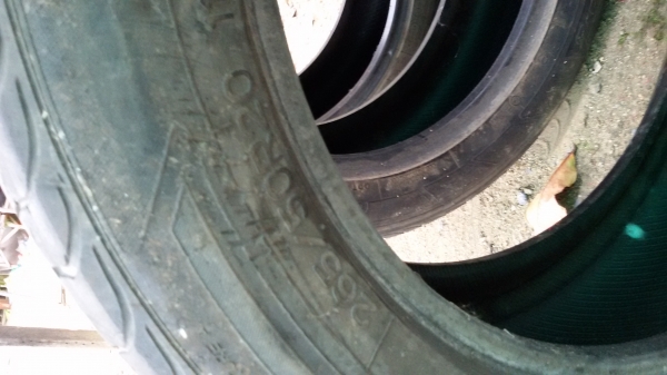 ขายยางขอบ 20 265/50/20 ปี 11 3 เส้น 800 บาท