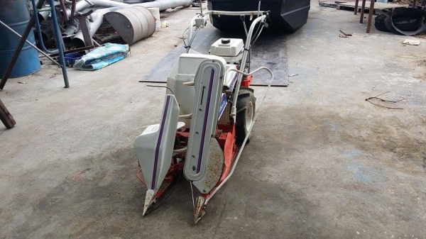 รถเกี่ยวข้าวเดินตามแบบมัดข้าวในตัว KUBOTA  รุ่น RB30(3) เก่าญี่ปุ่น สภาพสวย เครื่องพร้อมใช้งาน ไม่เคยใช้งานในไทย