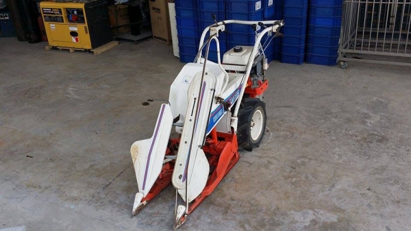 รถเกี่ยวข้าวเดินตามแบบมัดข้าวในตัว KUBOTA  รุ่น RB30(1) เก่าญี่ปุ่น สภาพสวย เครื่องพร้อมใช้งาน ไม่เคยใช้งานในไทย