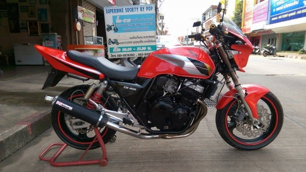 ขายคับ HONDA CB400 ปี93 ของแต่งล้น สีสวย โม่งใหญ่ ท่อแต่งเลสทั้งเส้น กันล้ม แฮนด์บาร์ ไฟตาเพชร ไฟเลี้ยวแต่ง ท้ายเทค1กระเป๋าข้างแต่ง มือเบรคแต่ง เอกสารสรรพสามิต ราคา 63500 บาท ส่งได้ทั่วไทยคับ สนใจติดต่อ 081-0578282 คับ ส่งได้ทั่วไทยคับ สนใจติดต่อ 081-0578