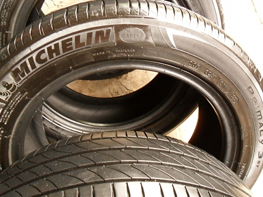 ยางขอบ17 มิชลิน 215-55-R17 (4เส้น4,800บ)ดอกหนามาก90\% ยางขอบ17 มิชลิน 215-55-R17 (4เส้น4,800บ)ดอกหนามาก90\%