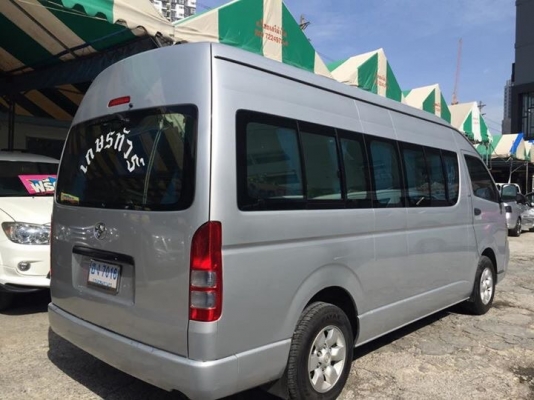 TOYOTA COMMUTER2.5 ปี 07. สีเทา เกียMTโทร0877758887 นาง