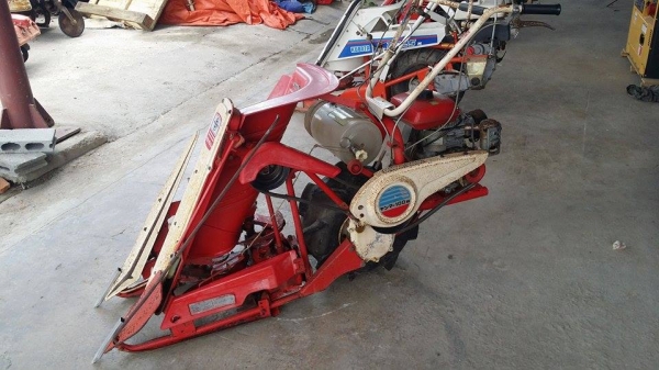 รถเกี่ยวข้าวเดินตามแบบมัดข้าวในตัว YANMAR  รุ่น YB100B เก่าญี่ปุ่น สภาพสวย เครื่องพร้อมใช้งาน ไม่เคยใช้งานในไทย