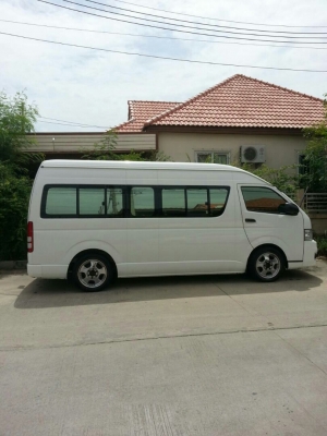 ขายดาวน์รถตู้