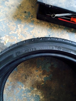 ขายยางขอบ 18"สวยๆ1ชุด คู่หน้า 225/40R18 คู่หลัง 265/35R18 ปี 12