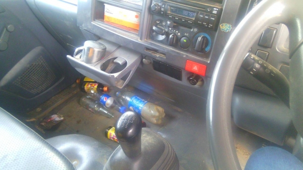 หกล้อ อีซูซุ NMR130 ปี54 วิ่ง 80,000กม สภาพดีสวยบางสีเดิม ยาว4.30ม ทะเบียนพร้อมโอน ราคา 685,000บ ครับ