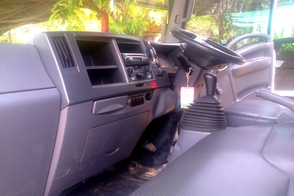 หกล้อ อีซูซุ NMR130 ปี54 วิ่ง 80,000กม สภาพดีสวยบางสีเดิม ยาว4.30ม ทะเบียนพร้อมโอน ราคา 685,000บ ครับ