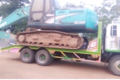 ISUZU ROCKY FVZ 175 HP 6BG1 สิบล้อ 2 เพลา เทรลเลอร์ท้ายลาดขึ้นรถแบ็คโฮร PC 200 ได้เลยครับ เครื่องแน่นแรงดีไม่มีเยิ้ม ภายในเก๋งสวยเต็มดี แอร์เย็น พวงมาลัยเพาเวอร์ ระบบเบรคทริ๊ปฟี้ครบครัน ช่วงล่างแน่นคัชซีสวย ยางสภาพดี 70\% พร้อมบรรทุกพร้อมใช้งาน ราคาต่อรองเ