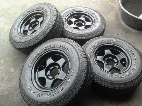 Max แบรดเลย์ ET0 + Maxxis AT 265/75/16 ปี12 สวยๆ 1ชุด