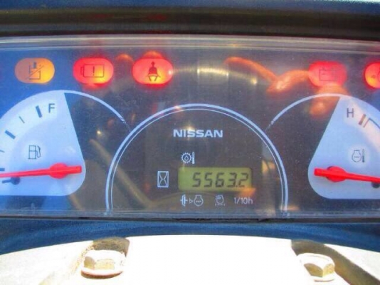 รถยกนิสสัน ยก 1.8 เสาสูง 4.75 เมตร เครื่องเบนซินติดแก๊ส ใช้งานมา 5500 ชม ครับ