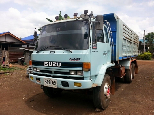 ขายดั้ม2เพลา ร็อกกี้195แรง พ.เพาเวอร์ เบรกทิฟฟี่ ภายในสวย แอร์เย็น สภาพพร้อมใช้งาน เอกสารพร้อมโอน สนใจโทร 090-8588220คุณนะ 093-3258446คุณบิว ID:narong498 หรือเข้าดูสินค้าอื่นๆได้ที่ www.truck.in.th/498 หรือเพจFacebook ณรงค์ ซื้อขายรถมือสอง (เว็บไซต์ส่วนตั