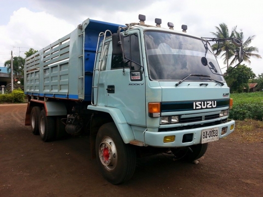 ขายดั้ม2เพลา ร็อกกี้195แรง พ.เพาเวอร์ เบรกทิฟฟี่ ภายในสวย แอร์เย็น สภาพพร้อมใช้งาน เอกสารพร้อมโอน สนใจโทร 090-8588220คุณนะ 093-3258446คุณบิว ID:narong498 หรือเข้าดูสินค้าอื่นๆได้ที่ www.truck.in.th/498 หรือเพจFacebook ณรงค์ ซื้อขายรถมือสอง (เว็บไซต์ส่วนตั