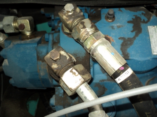 VIO70-2 # 25522B 4471ชั่วโมง รถปี2003 ใบมีด เก่าญี่ปุ่น