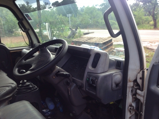 ขายครับนิสสันแอดราสเครื่องพังตัวรถสวยราคา99000