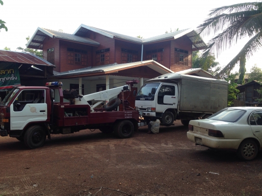 ขายครับนิสสันแอดราสเครื่องพังตัวรถสวยราคา99000