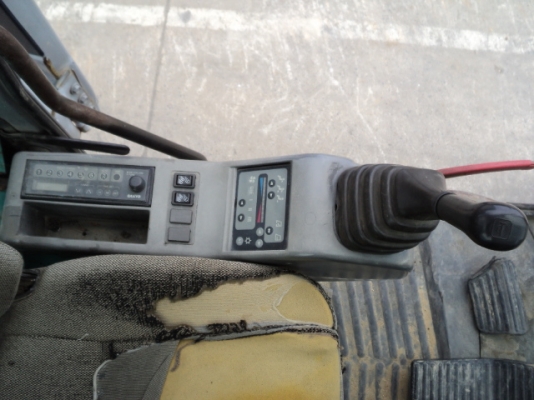 SK200-6ES # YN10-39881 8265ชั่วโมง รถปี2006 มีลายเจาะ เก่าญี่ปุ่น