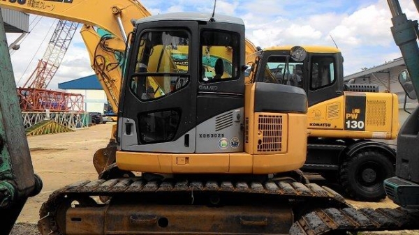 SK200-6ES # YN10-39881 8265ชั่วโมง รถปี2006 มีลายเจาะ เก่าญี่ปุ่น