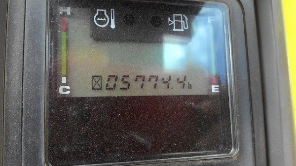 SK200-6ES # YN10-39881 8265ชั่วโมง รถปี2006 มีลายเจาะ เก่าญี่ปุ่น