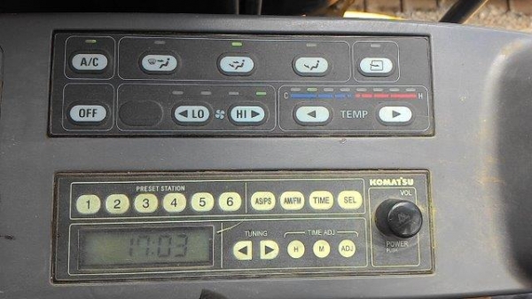 SK200-6ES # YN10-39881 8265ชั่วโมง รถปี2006 มีลายเจาะ เก่าญี่ปุ่น