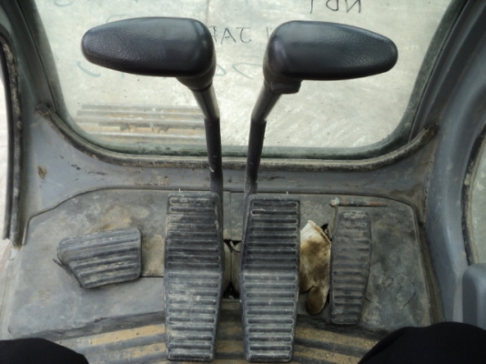 SK200-6ES # YN10-39881 8265ชั่วโมง รถปี2006 มีลายเจาะ เก่าญี่ปุ่น