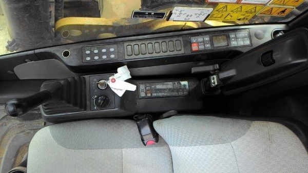 SK135SR-1ES # YY04-08427 5606ชั่วโมง รถปี2006 เก่าญี่ปุ่น