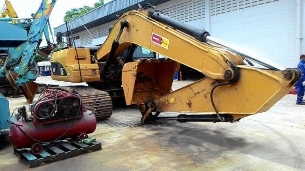 SK135SR-1ES # YY04-08427 5606ชั่วโมง รถปี2006 เก่าญี่ปุ่น