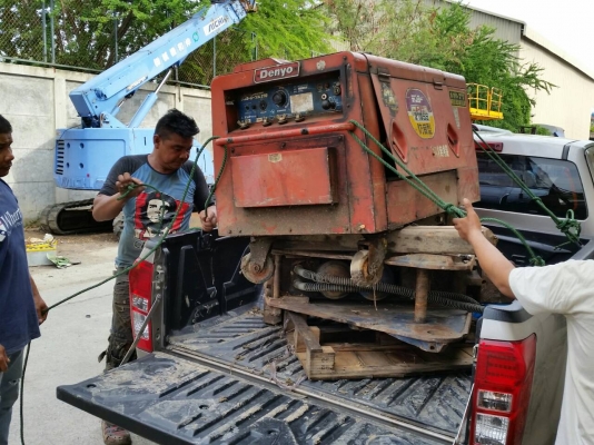 จัดส่งแล้วนะครับ ตู้เชื่อมปั่นไฟ และหัวเจาะกระแทก สำหรับรถขุดแบคโฮPC100ครับ