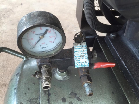 ปั๊มลม ฟูเช็ง ถัง 100 ลิตร มอเตอร์ 3 เฟส 3 สูบ