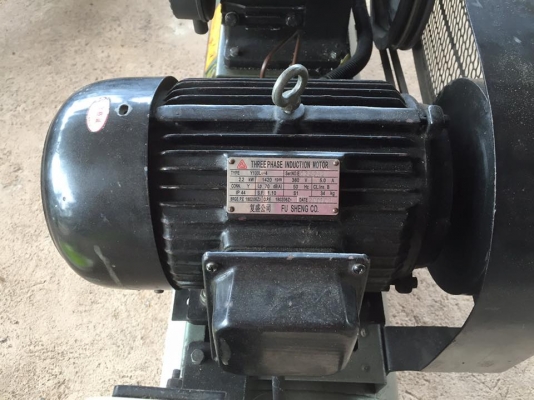 ปั๊มลม ฟูเช็ง ถัง 100 ลิตร มอเตอร์ 3 เฟส 3 สูบ