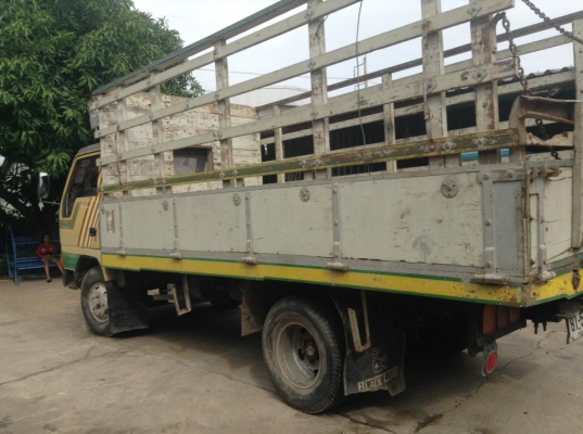 6ล้อกลาง