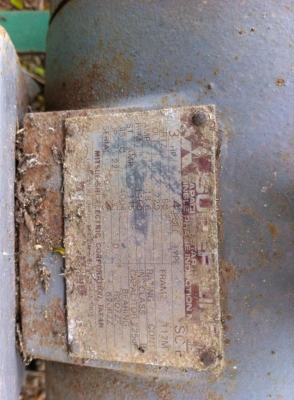 เครื่องบดย่อยกิ่งใม้ มอเตอร์3แรง 14000 บาท