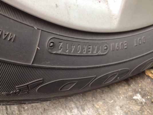 ล้อพร้อมยาง 5รู100 สภาพสวย ไม่มีรอย ล้อพร้อมยาง 5รู100 สภาพสวย ไม่มีรอย