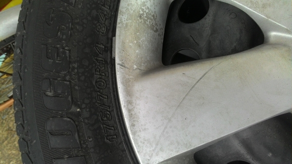 ขายกะทะล้อมือสอง กะทะล้อรถเก๋ง ขอบ14 พร้อมฝาครอบและยางบริดสโตน 175-70-R14