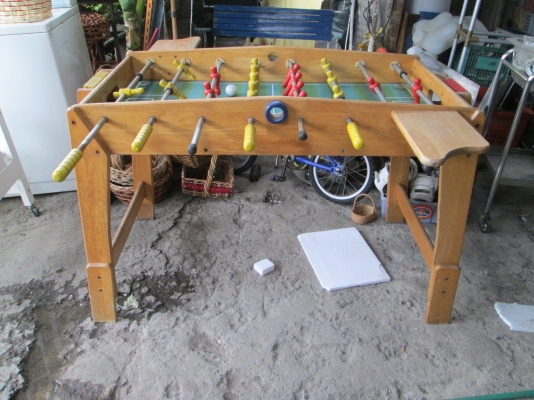 สนามบอล   ตั้งโตีะ   สภาพดีครับ  สนใจ  ราคาถูกครับ 2200บาท