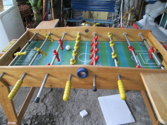 สนามบอล   ตั้งโตีะ   สภาพดีครับ  สนใจ  ราคาถูกครับ 2200บาท