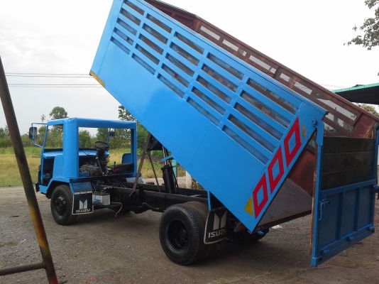 ขายครับอีแต๋น 6ล้อพร้อมใช้สวยมากครับคัชซีหน้า6เหล็กลาง