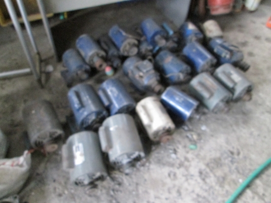 ขายเหมา  มอเตอร์  ครึ่งแรง   มี 36 ลูก    ลูกละ700บาท